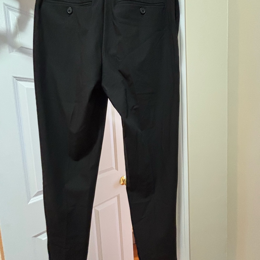 Uniqlo Men's Elegant Black Dress Pants - Picture 3 of 3